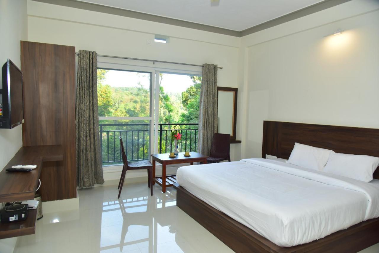 Grand Misty Heaven Villa Madikeri Exteriör bild