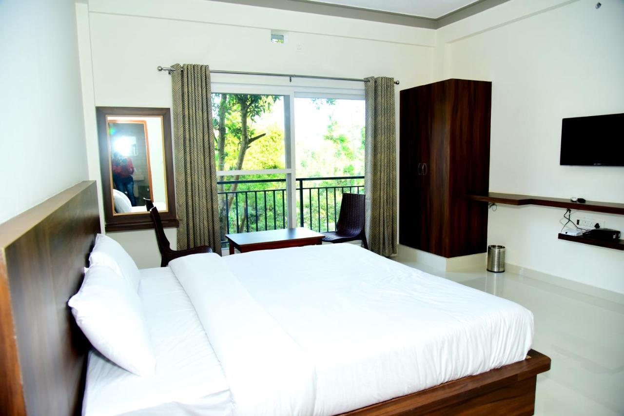 Grand Misty Heaven Villa Madikeri Exteriör bild