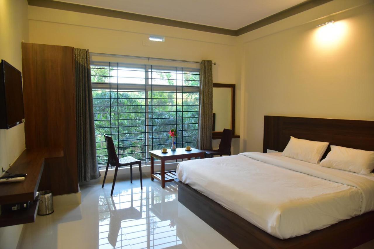 Grand Misty Heaven Villa Madikeri Exteriör bild