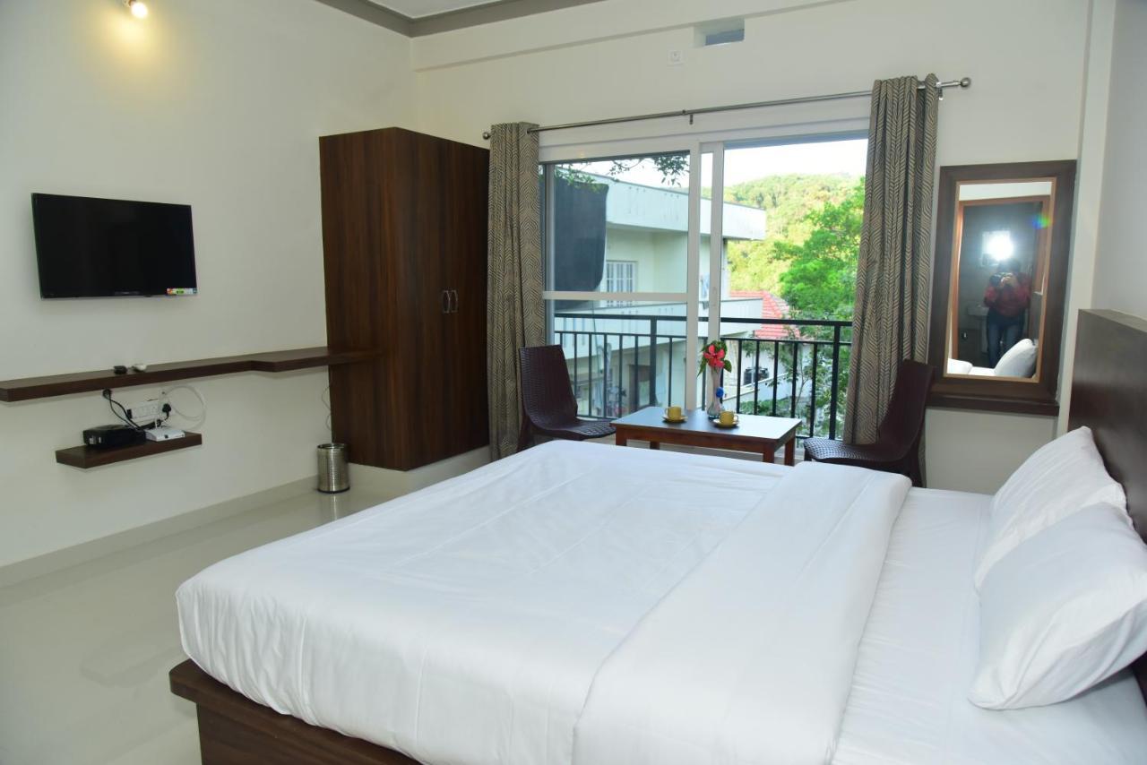 Grand Misty Heaven Villa Madikeri Exteriör bild